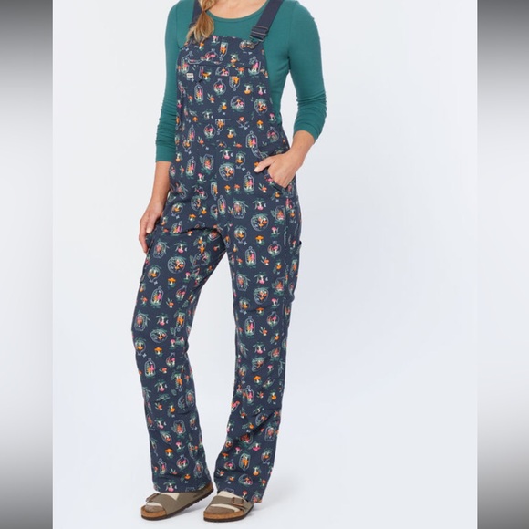 Duluth Trading Co Women's Heirloom Gardening Lined Bib Overalls - Picture 4 of 9